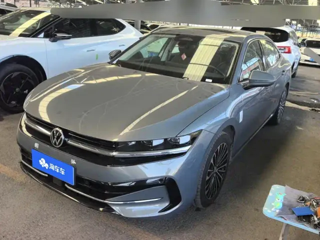 Фотография автомобиля — Volkswagen Magotan