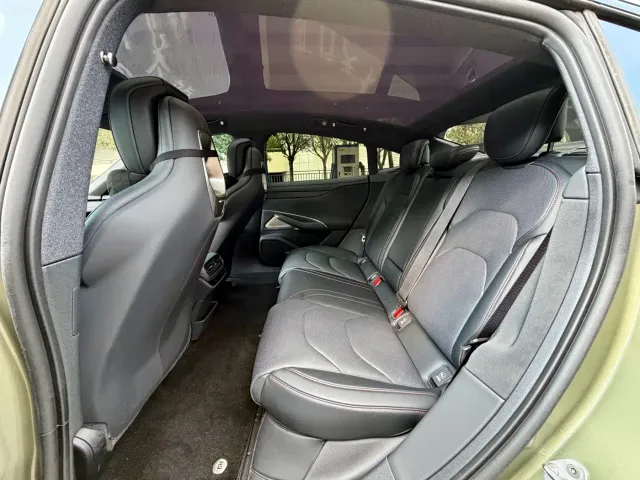 Xiaomi SU7 — Фото автомобиля 10