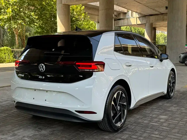 Volkswagen ID.3 — Фото автомобиля 6