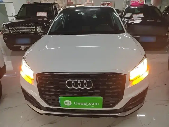 Audi Q2L — Фото автомобиля 2