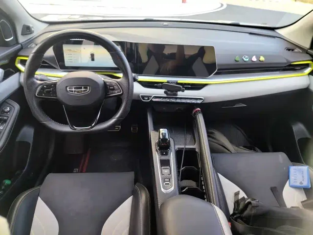 Geely Binyue — Фото автомобиля 10