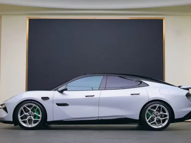 Lotus Emeya — Фото автомобиля 24