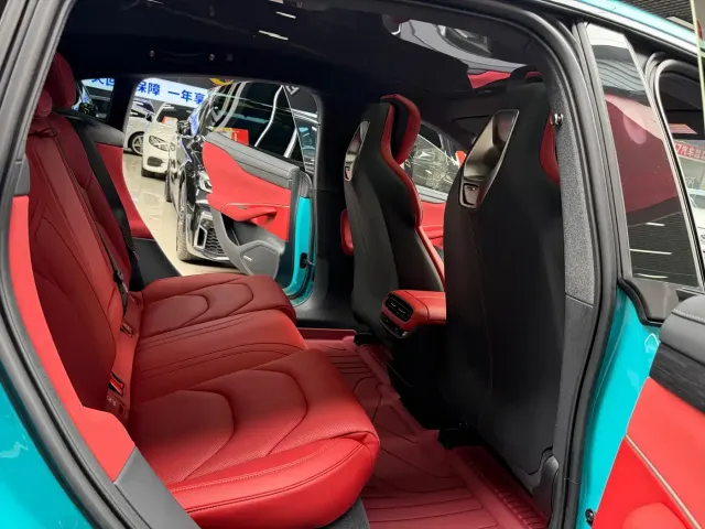 Xiaomi SU7 — Фото автомобиля 22