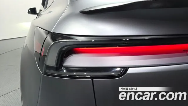 Tesla Model Y — Фото автомобиля 21