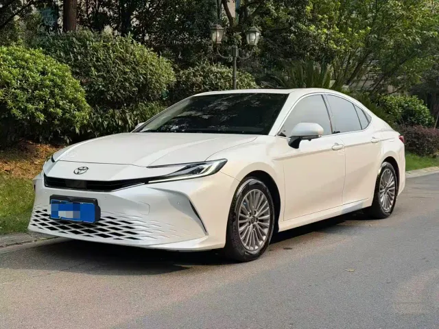 Toyota Camry — Фото автомобиля 2