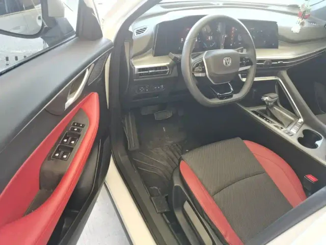 Changan CS35 Plus — Фото автомобиля 15