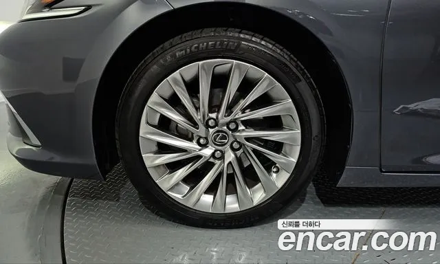 Lexus ES 7th Gen — Фото автомобиля 5