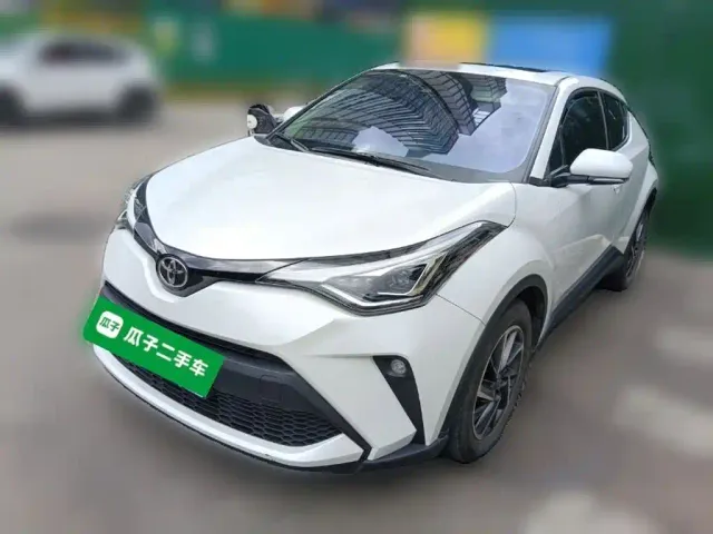 Фотография автомобиля — Toyota C-HR