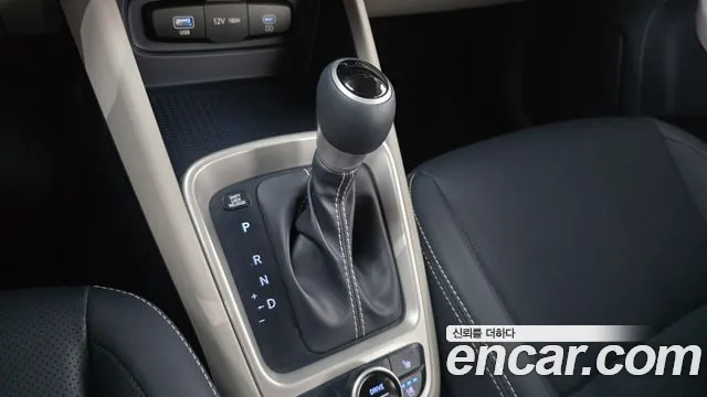 Hyundai Venue — Фото автомобиля 12
