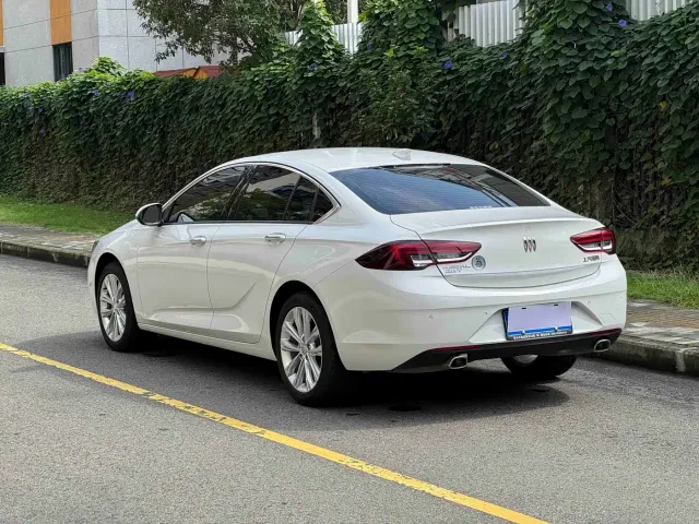 Buick Regal — Фото автомобиля 6