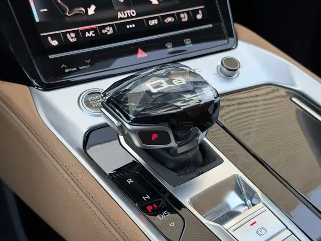 Audi Q6 — Фото автомобиля 17