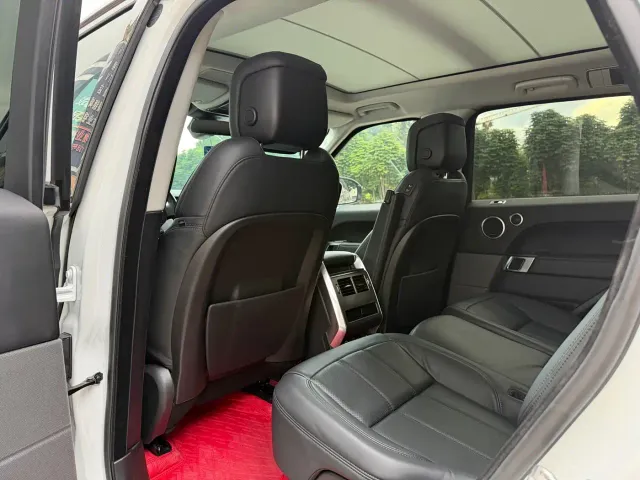 Land Rover Range Rover Sport — Фото автомобиля 7
