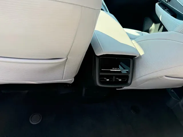 Buick Buick E5 2023 Premium Standard Range Edition — Фото автомобиля 9