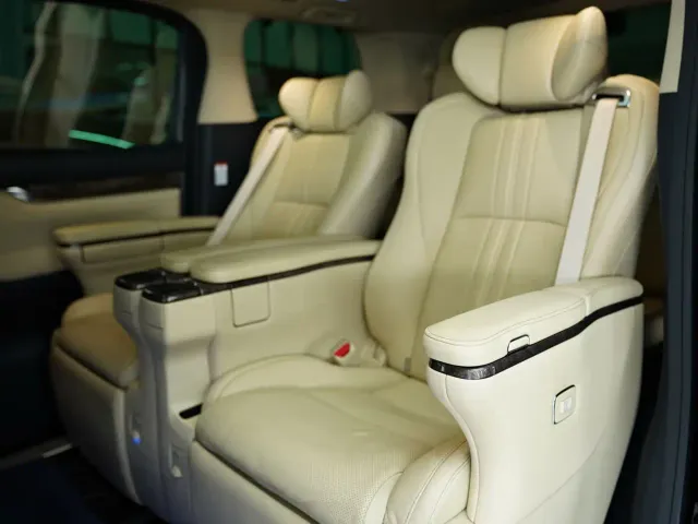 Toyota Vellfire — Фото автомобиля 18