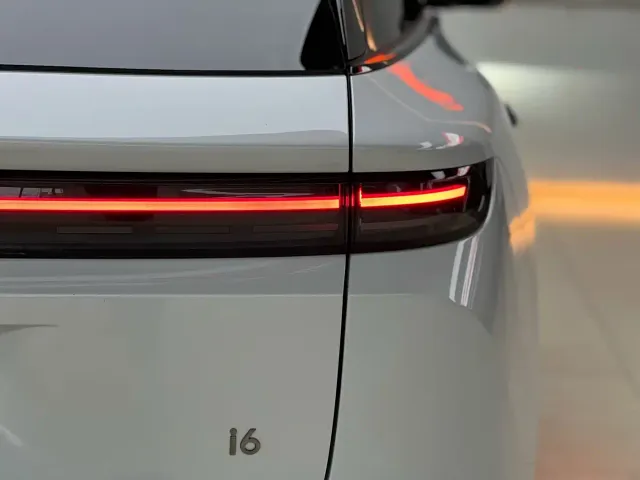 Li Auto i6 — Фото автомобиля 15