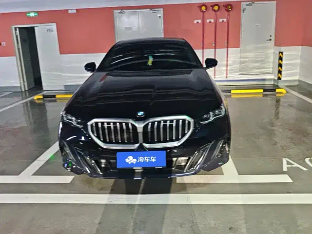 BMW 5 Series — Фото автомобиля 2