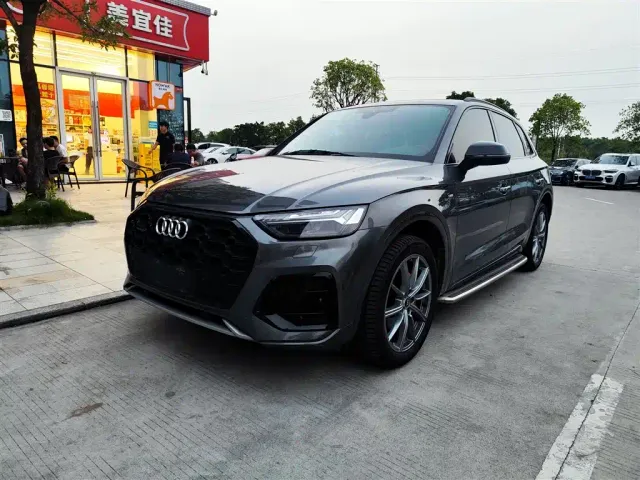 Фотография автомобиля — Audi Q5L