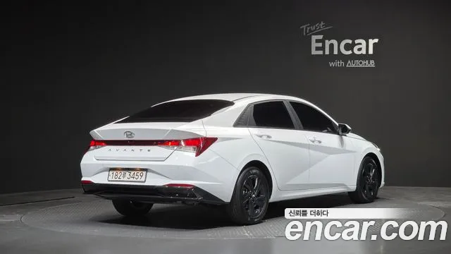 Hyundai Avante CN7 — Фото автомобиля 2