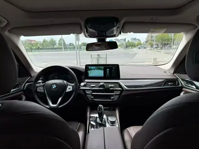 BMW 5 Series — Фото автомобиля 7