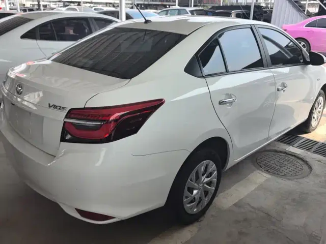 Toyota Vios — Фото автомобиля 3