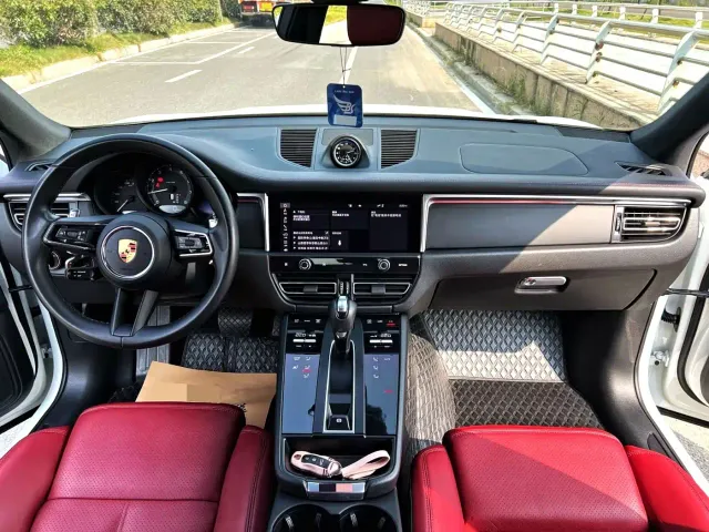 Porsche Macan — Фото автомобиля 3