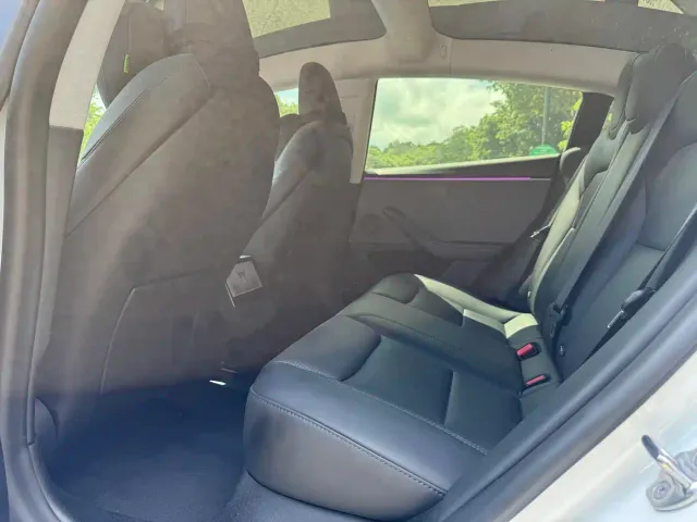 Tesla Model 3 — Фото автомобиля 9