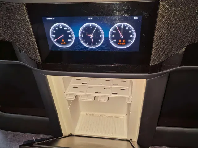 GAC Trumpchi M8 — Фото автомобиля 10