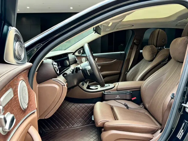 Mercedes-Benz E-Class — Фото автомобиля 7