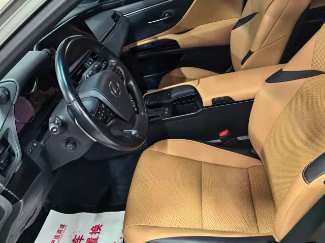 Lexus ES — Фото автомобиля 4