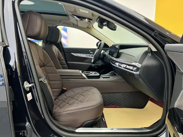 BMW 7 Series — Фото автомобиля 17