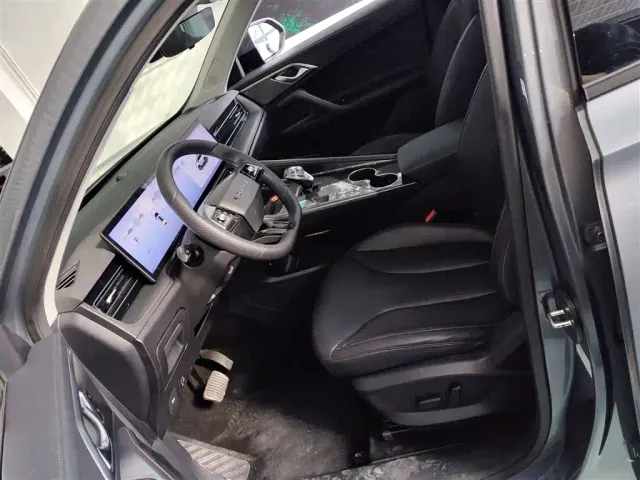 Roewe RX5 — Фото автомобиля 10