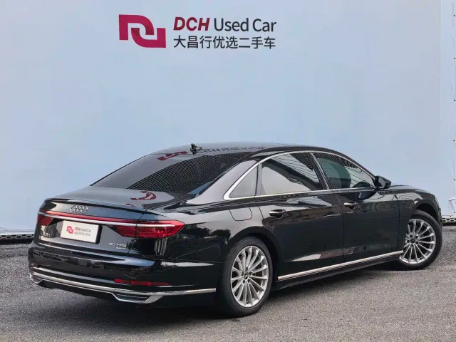 Audi Audi A8 2022 A8L 50 TFSI quattro Comfort Collector's Edition — Фото автомобиля 4