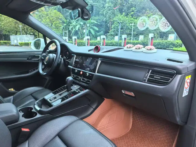 Porsche Macan — Фото автомобиля 10