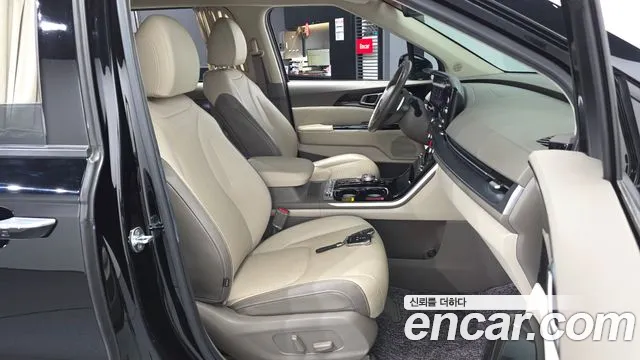 Kia Carnival Generation 4 — Фото автомобиля 16