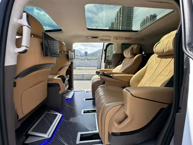 Denza D9 — Фото автомобиля 5