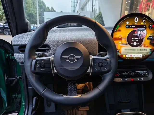 MINI Hatch — Фото автомобиля 9