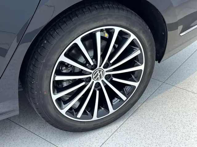 Volkswagen Passat — Фото автомобиля 26
