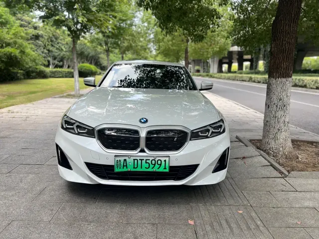 BMW i3 — Фото автомобиля 2