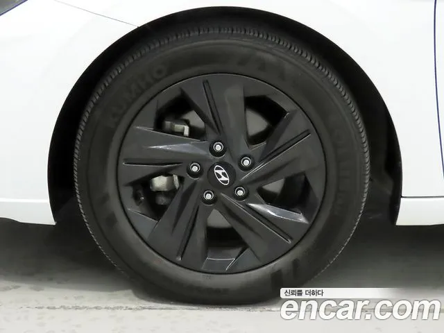Hyundai Avante — Фото автомобиля 5