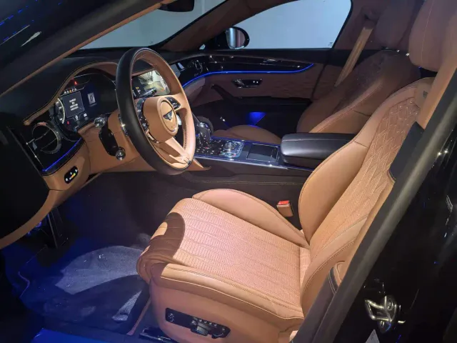 Bentley Flying Spur — Фото автомобиля 3