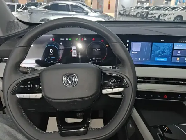 Changan CS75 Plus — Фото автомобиля 10