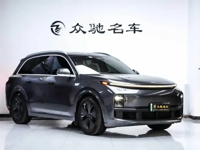 Li Auto L8 — Фото автомобиля 3