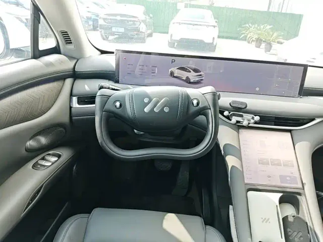 IM Motors LS6 — Фото автомобиля 10