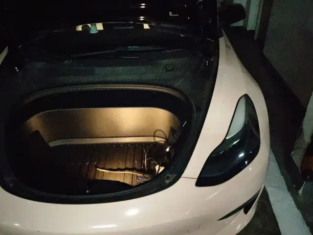 Tesla Model 3 — Фото автомобиля 22