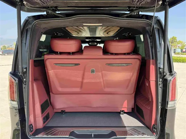 Mercedes-Benz V-Class — Фото автомобиля 25