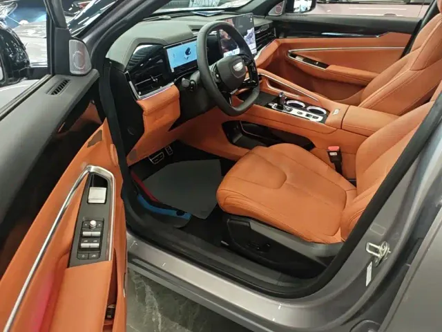 Geely Boyue — Фото автомобиля 15