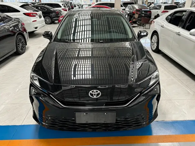 Toyota Camry — Фото автомобиля 2