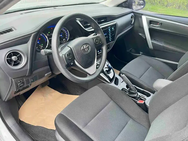 Toyota Corolla Twin Engine E+ — Фото автомобиля 11