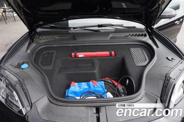 Porsche Macan — Фото автомобиля 6