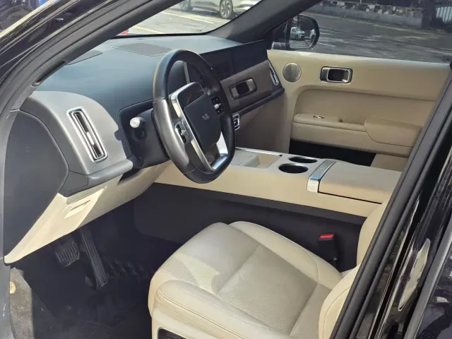 Li Auto L7 — Фото автомобиля 2